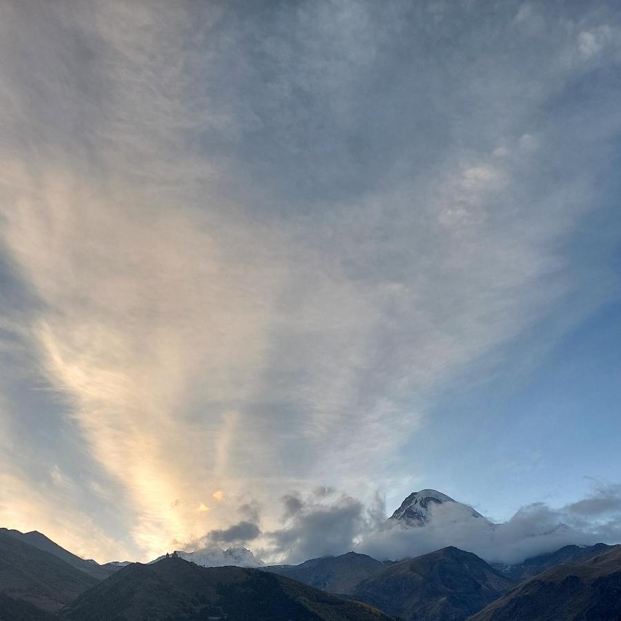 Hotel The White House Kazbegi Esterno foto