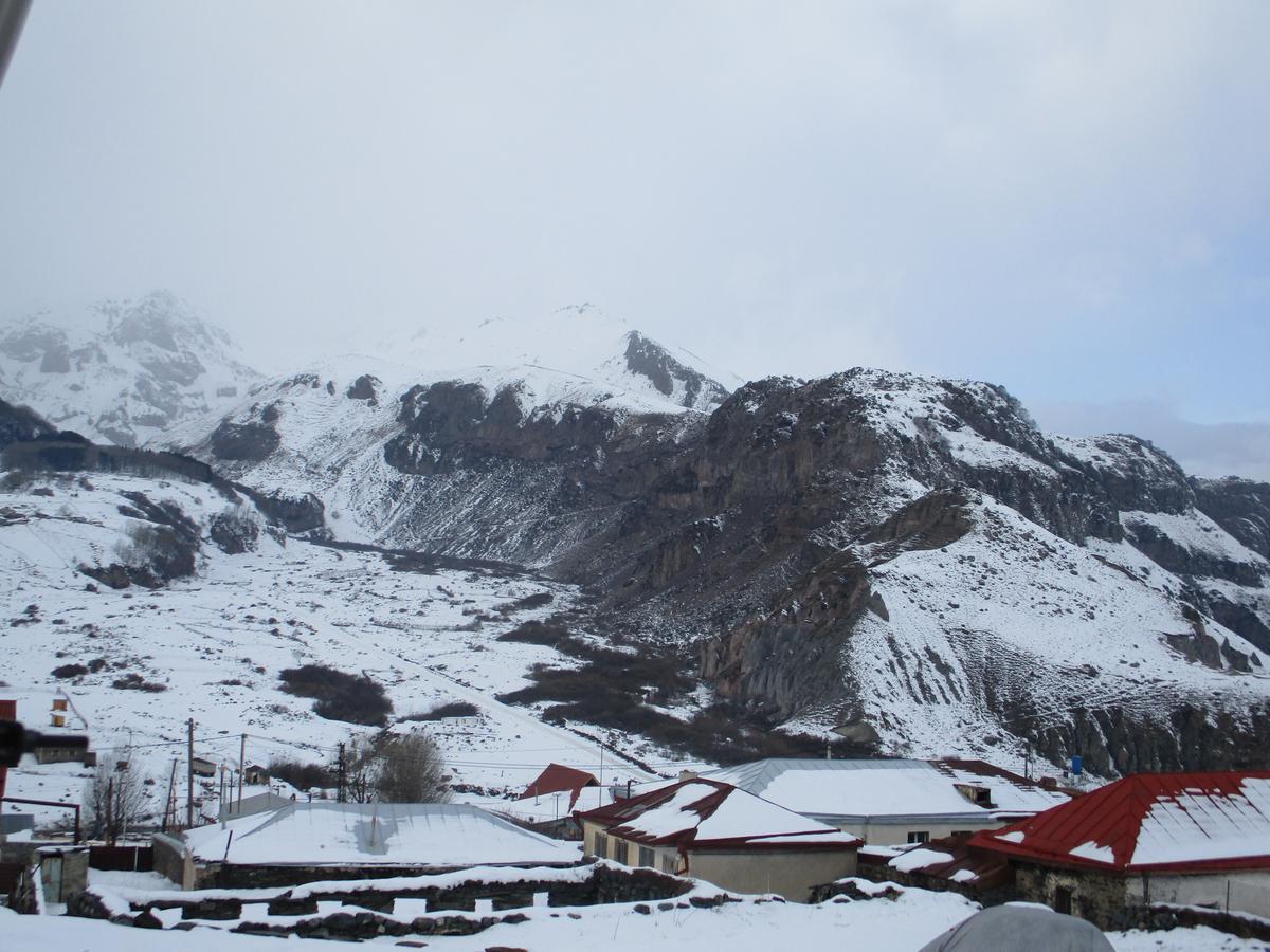 Hotel The White House Kazbegi Esterno foto