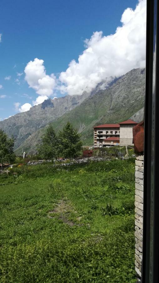 Hotel The White House Kazbegi Esterno foto